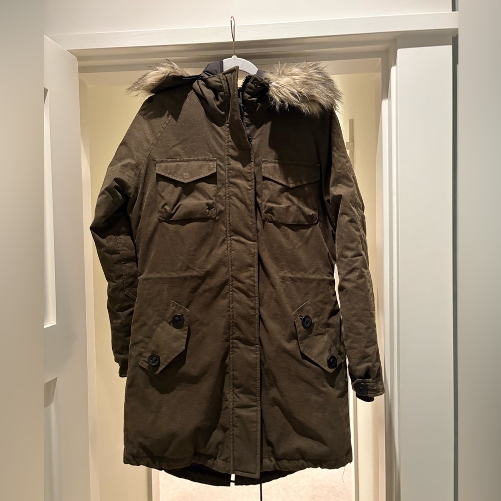 Aritzia Community Paradigm Parka Sz SM - Picture 3 of 14